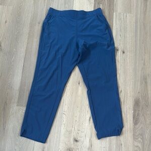 💙 Eddie Bauer Blue Comfortable Joggers
Size Medium